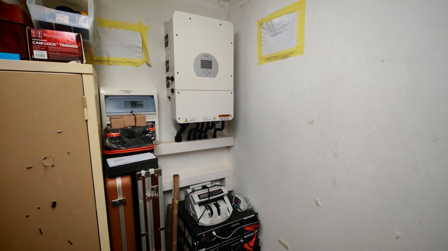 6 Bedroom Property for Sale in Middelburg Eastern Cape